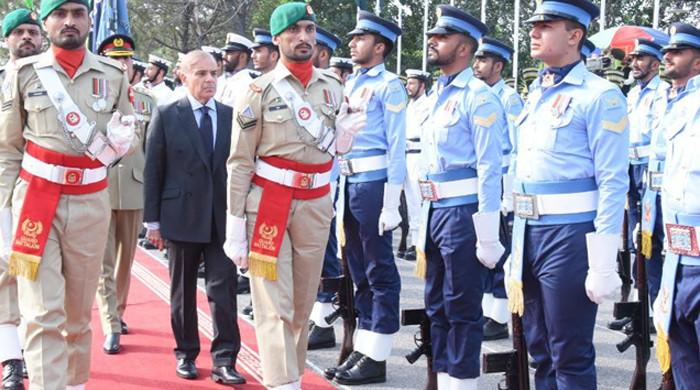 Watch: PM Shehbaz Sharif receives guard of honour at PM House
