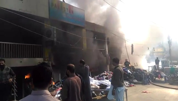 Fire engulfs 10 shops in Multan