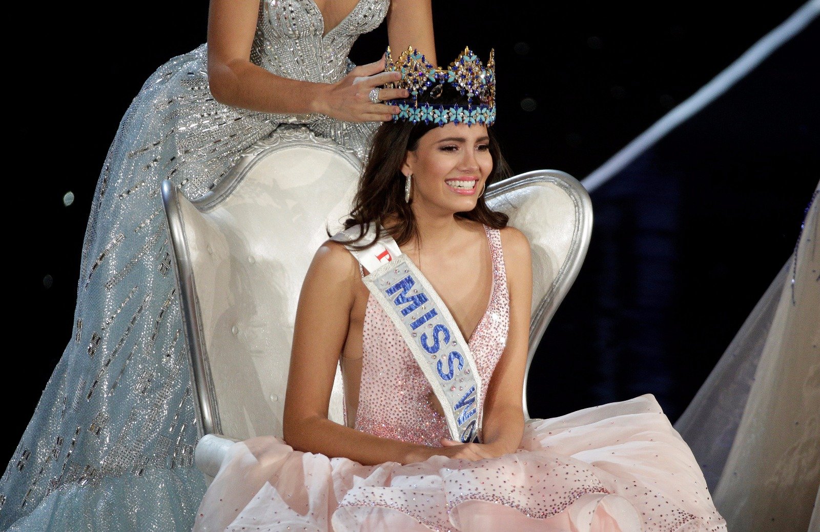 Miss Puerto Rico Stephanie Del Valles is crowned after winning the Miss World 2016 Competition in Oxen Hill, Maryland, US/REUTERS