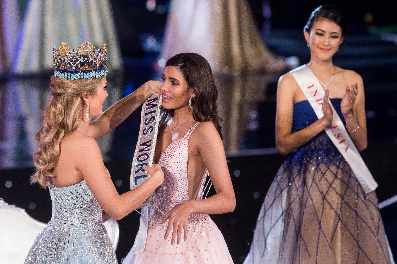 Miss Puerto Rico Stephanie Del Valle after winning the Miss World crown/AFP