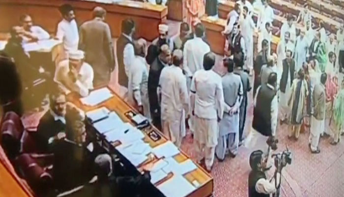 Chaos erupts in NA as opposition demands PM’s resignation