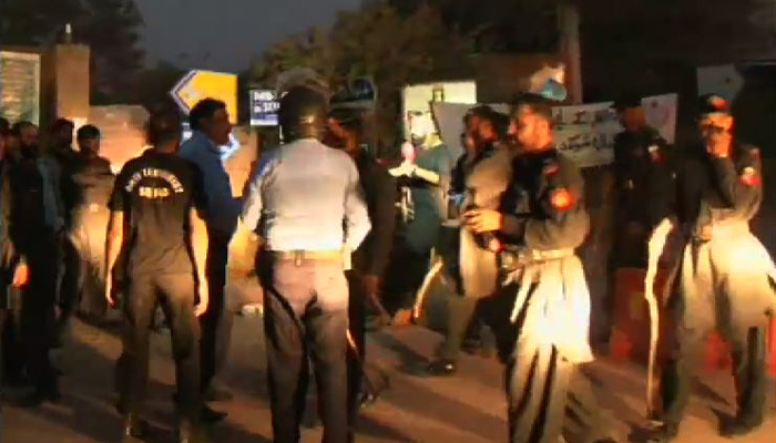 PTI workers, police clash in Bani Gala 