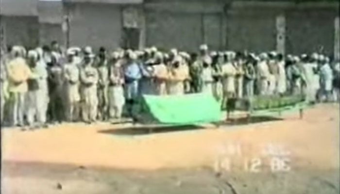 Photo from MQM social media purportedly shows a funeral in Qasba Colony following the incidents of Dec 14, 1986.