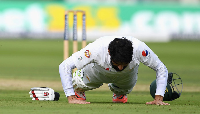 Misbah-ul-Haq marked his hundred with a set of push-ups, England v Pakistan, 1st Investec Test, Lord