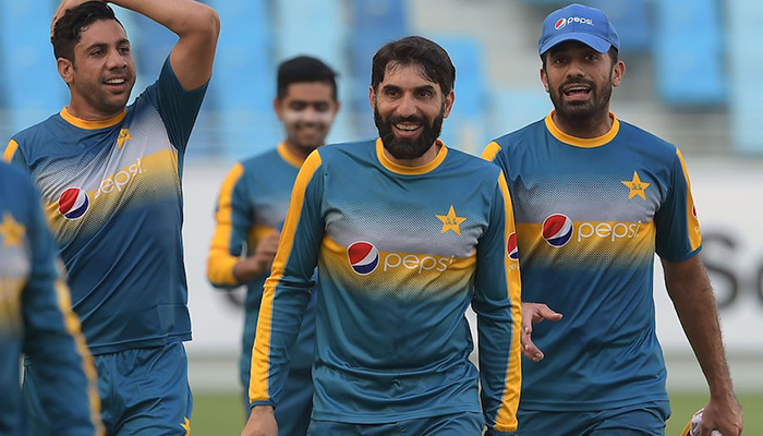Misbah-ul-Haq has a laugh with team-mates, Dubai, October 12, 2016 - AFP