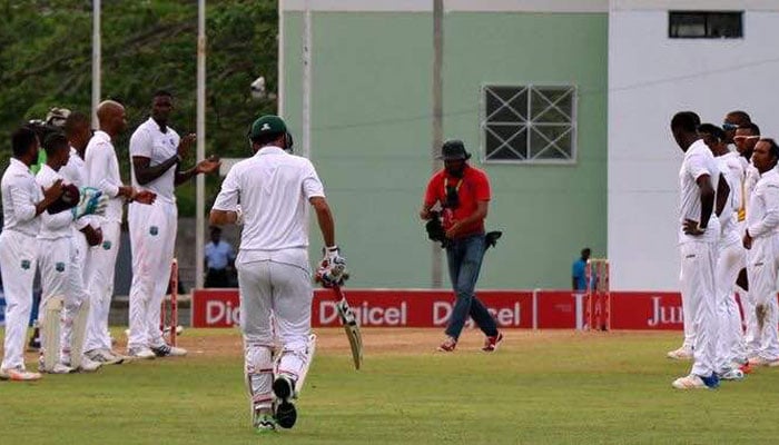 null West Indies players lined up to form a guard of honour for Younis Khan, Pak vs WI 3rd Test