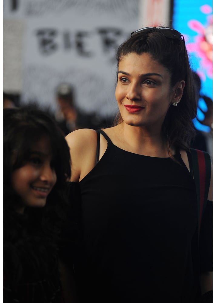 Indian Bollywood actress Raveena Tandon arrives to attend a concert performance by Canada´s Justin Bieber at The D.Y. Patil Stadium in Navi Mumbai on May 10, 2017. / AFP / Sujit JAISWAL