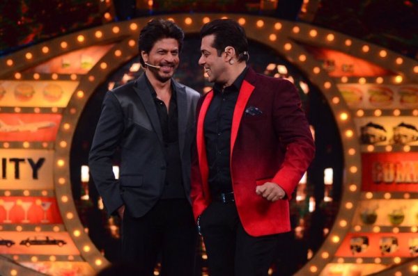 Your Karan-Arjun have arrived: Salman, Shah Rukh reunite on Big Boss 10