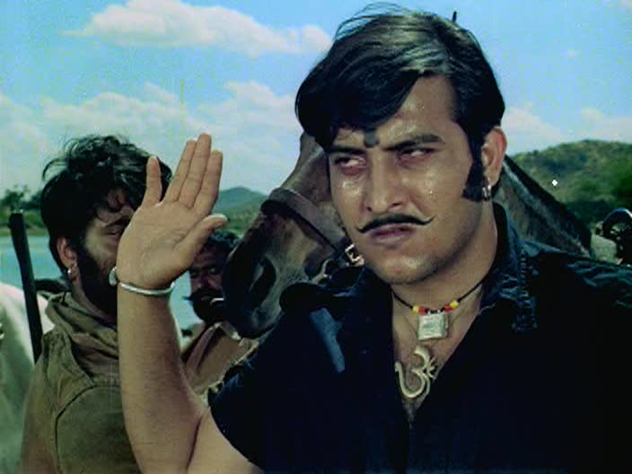 Life of veteran Bollywood actor Vinod Khanna in Pictures