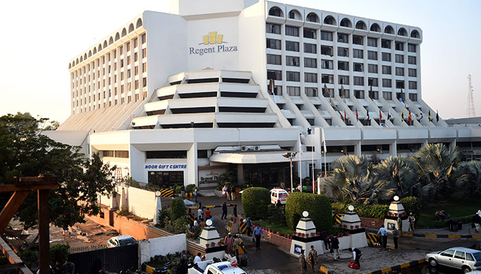 12 dead, over 110 injured in Karachi hotel fire