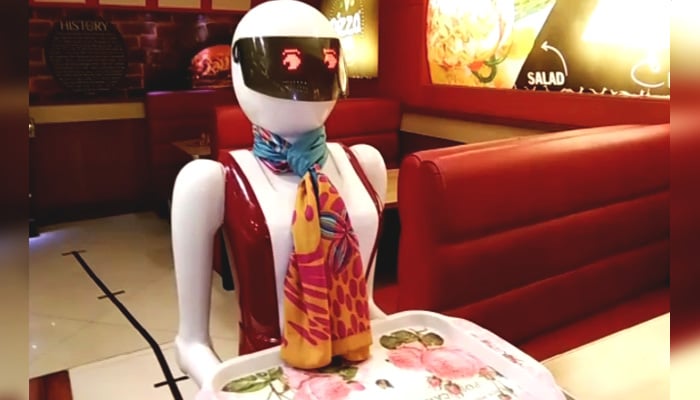 Now have a robot serve you pizza in Multan!