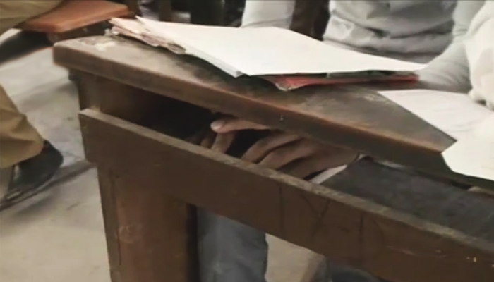 Exam season fiasco: papers leaked, students cheating in Sindh classrooms