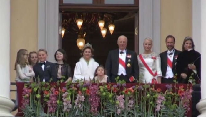 Teenage Norwegian prince dabs at royal event