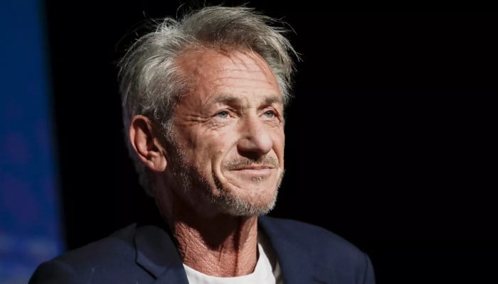 Sean Penn skips ceremony, scores most unforgettable Oscar yet 