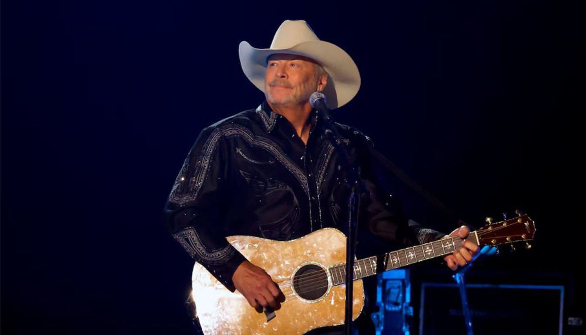 Alan Jackson welcomes first granddaughter as he prepares to bid ‘goodbye'