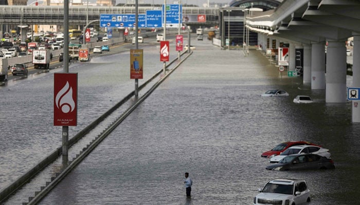 UAE authorities advise prayers at home amid heavy rain