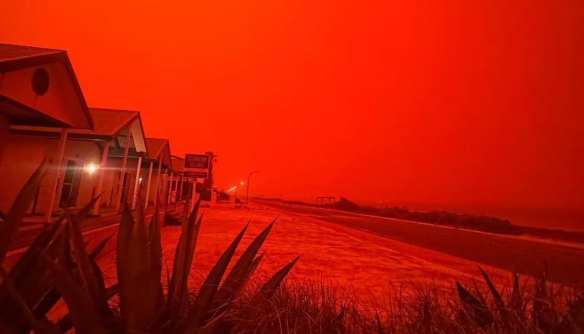 Cyclone Narelle turns Australian skies blood red in ‘Apocalyptic' phenomenon