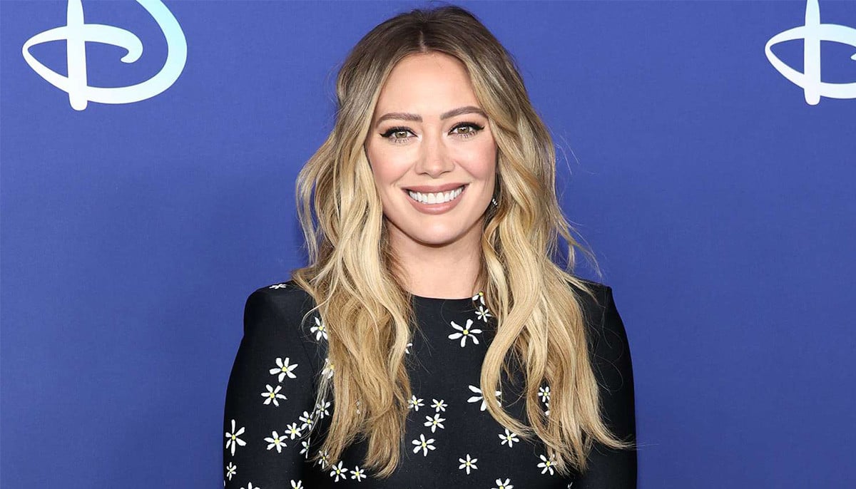 Hilary Duff says late ex Aaron Carter 'visited her' during psychic reading