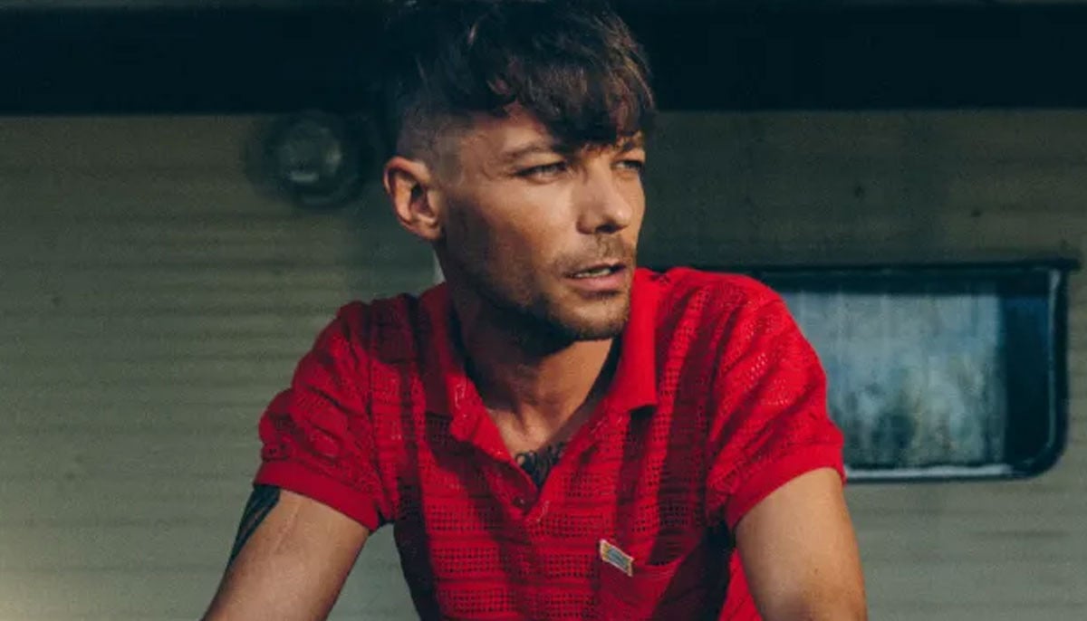 Louis Tomlinson drops brand new selfie during packed world tour schedule