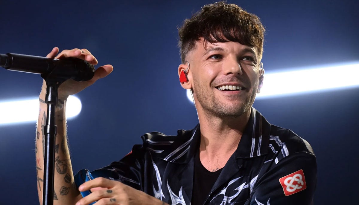Louis Tomlinson hits 10-show milestone on “How Did We Get Here?” World Tour
