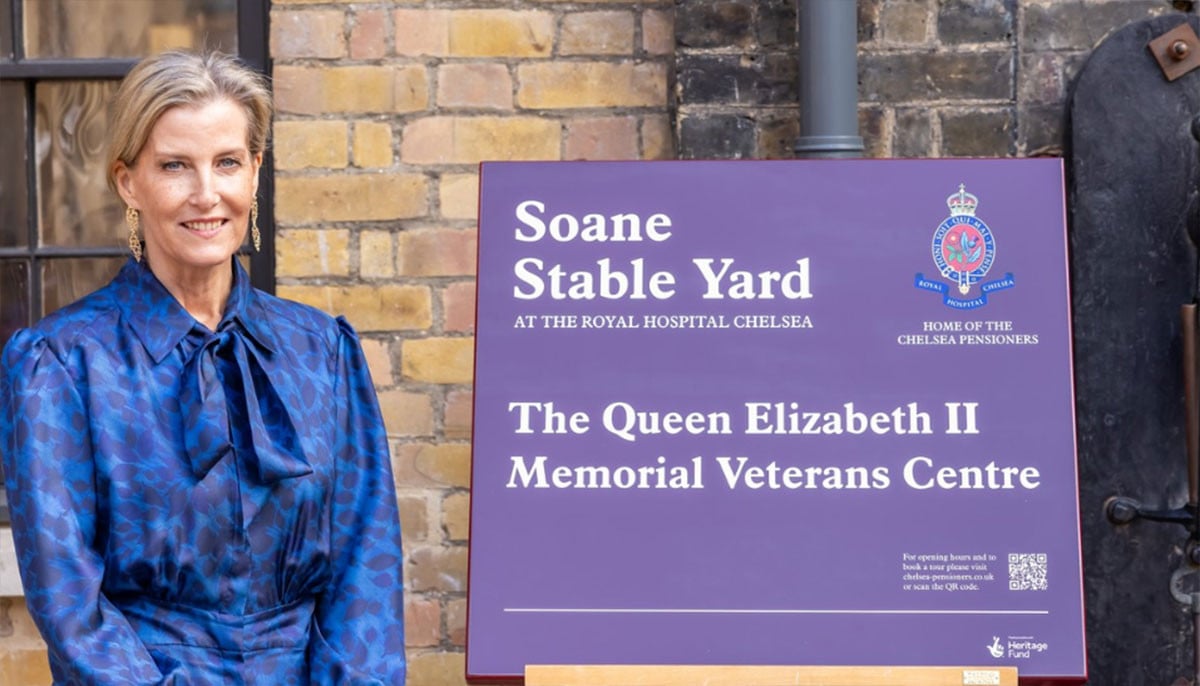 Duchess Sophie's electric blue look wins praise at Chelsea Veterans Centre 