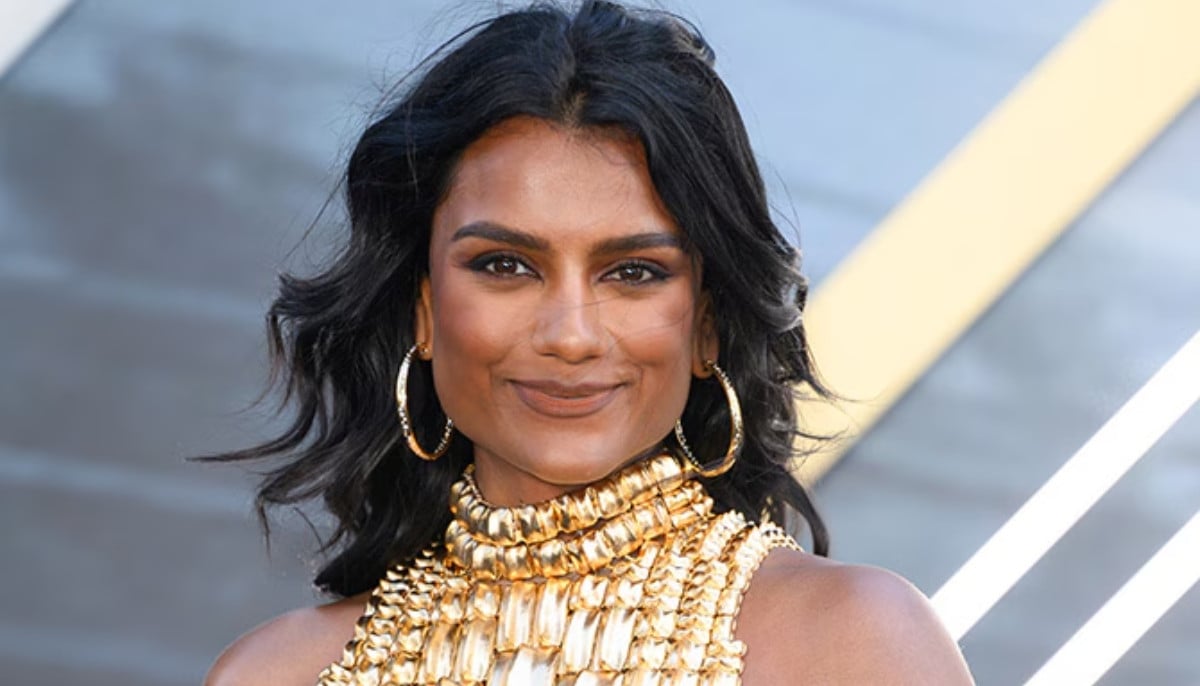 'Bridgerton' star ready to return? Simon Ashley drops major hint