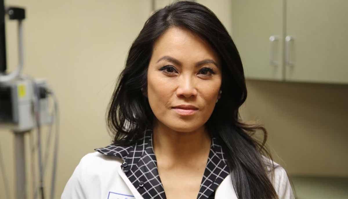 Dr. Pimple Popper Sandra Lee opens about major health scare
