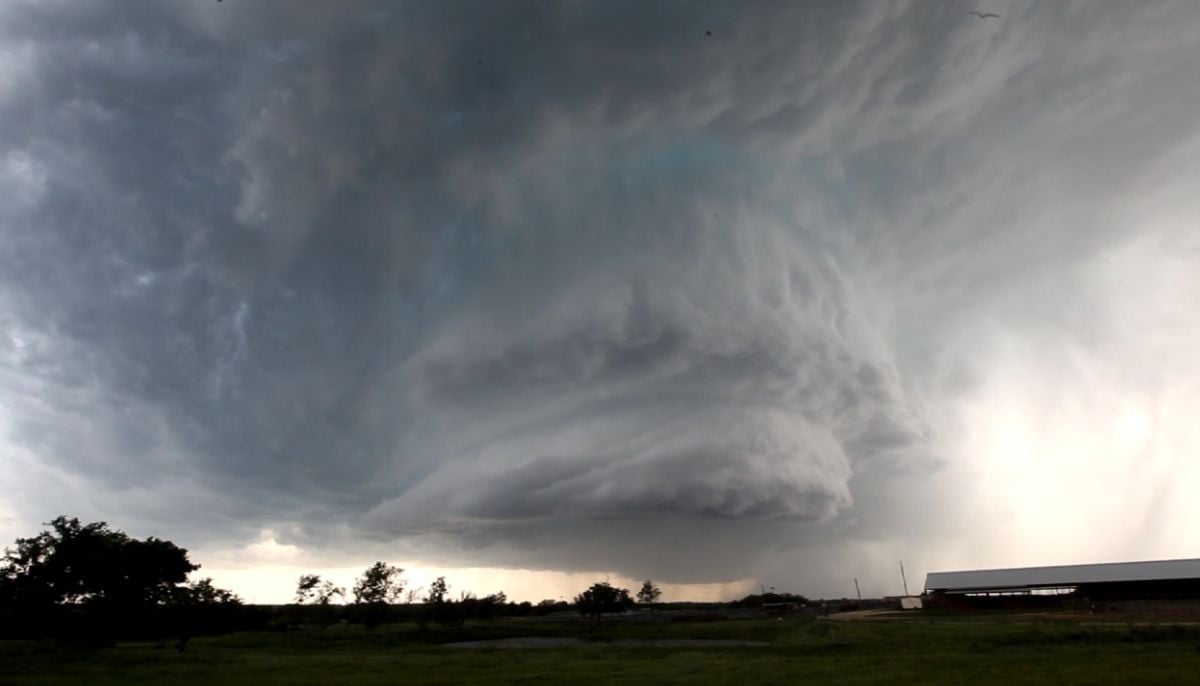 Central US braces for monster hail, EF-3 tornadoes as level 3 risk issued