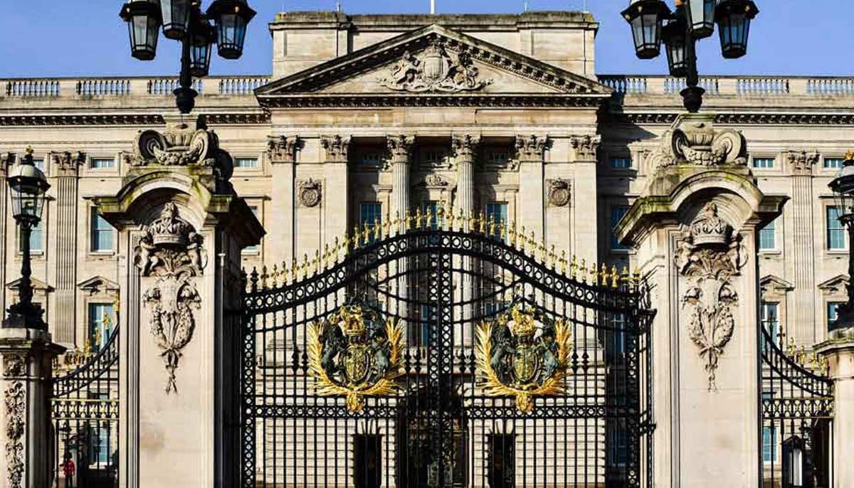 Palace issues first statement after Harry's tearful admission