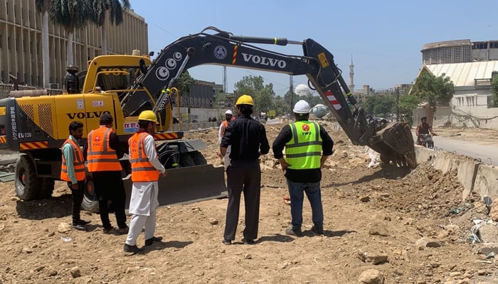 FWO resumes work on Karachi's Red Line BRT, says Murtaza Wahab