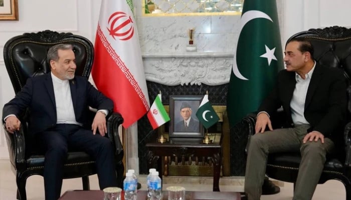 Iranian FM Araghchi meets Field Marshal Munir after returning from Oman