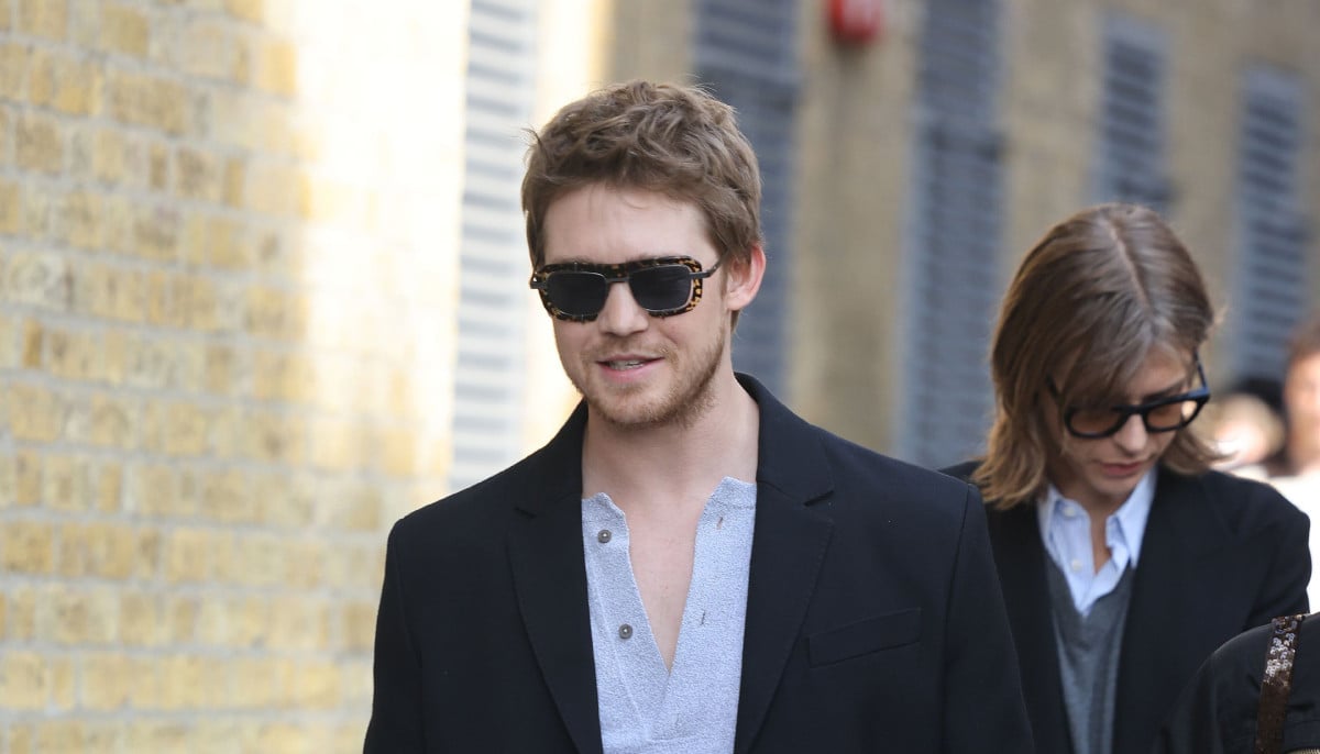 Joe Alwyn marks new milestone with girlfriend before Taylor Swift's wedding