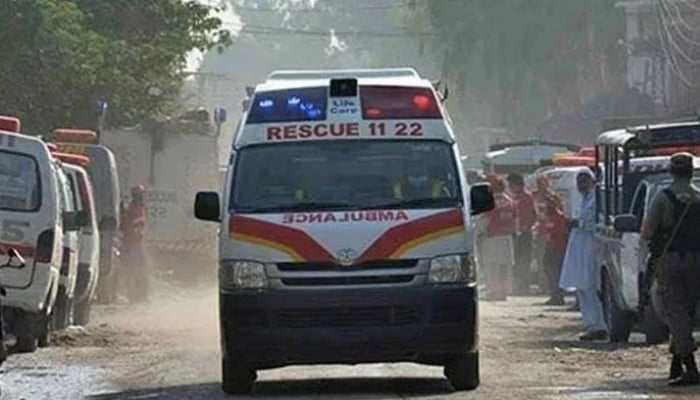 Eight die of suspected heatstroke as Karachi records hottest day of the year