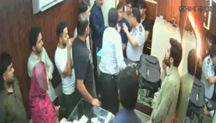 FIA assures âtransparent probe' after violence allegations in Sarafa Bazaar raid