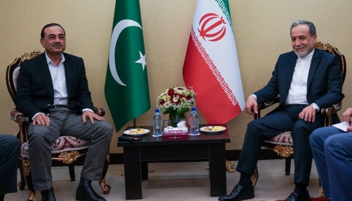 Iran-US talks: CDF Munir, Araghchi discuss efforts to 'prevent further escalation'