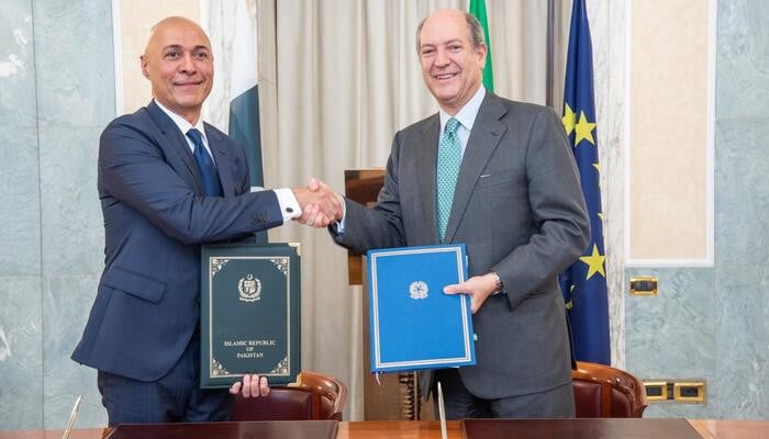 Pakistan, Italy sign agreement to waive visa requirement for diplomatic passport holders