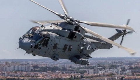 royal-navy-mk4-helicopter-crashes-during-training-exercise-in-devon