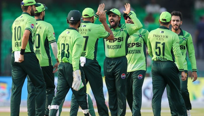 Australia set modest target for Pakistan in ODI series decider
