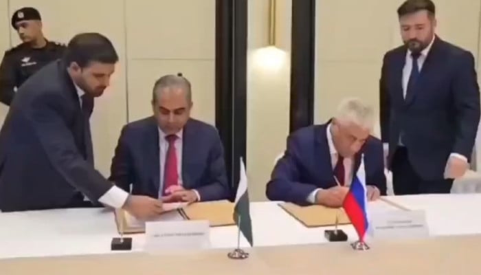 Pakistan, Russia agree to boost cooperation against illegal immigration, drug trafficking