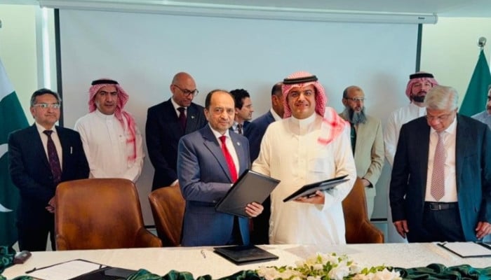 Pakistan inks MoU with Saudi, local partners for Karachi Waterfront Development