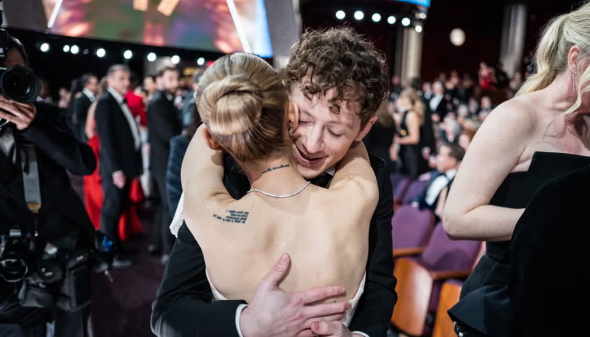 When did Ariana Grande, Ethan Slater break up?
