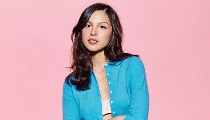 Olivia Rodrigo debuts 'Stupid Song' live on Jimmy Kimmel show