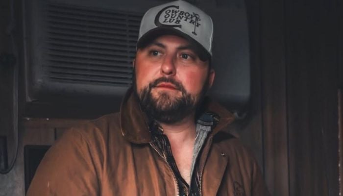 Country star Tyler Farr gets into accident hours before festival performance