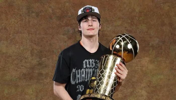 Knicks' Tyler Kolek detained by NYPD at championship parade; video goes viral—here's why