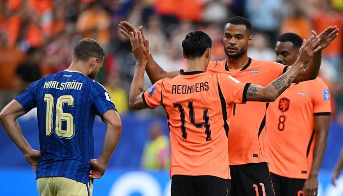 Netherlands thump Sweden in Houston to get World Cup liftoff