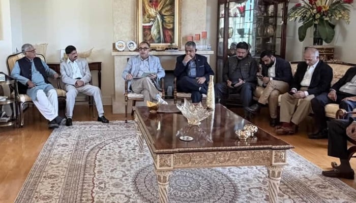 Pakistan's envoy to US hails BoP President Zafar Masud's contributions to banking sector