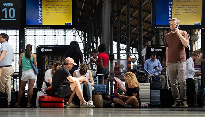 Europe heatwave disrupts trains and rail networks - Pakistan Today