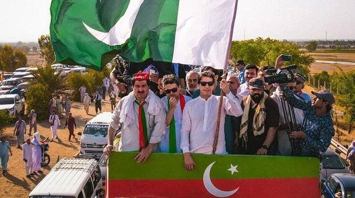 Imran Khan set to move towards Islamabad - Vimarsana News