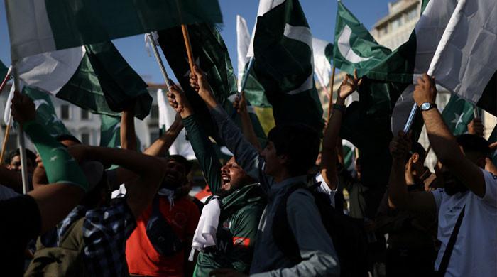 Live updates on Pakistan-India clash