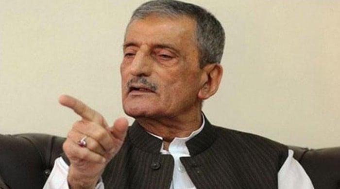 Bilour urges full 5 years for present govt